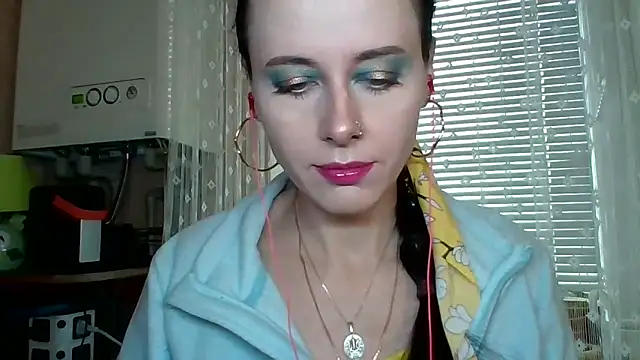 Snapshot of LuminousLady chatting on 6, 11, 2025 LuminousLady online show from 6, 11, 2025