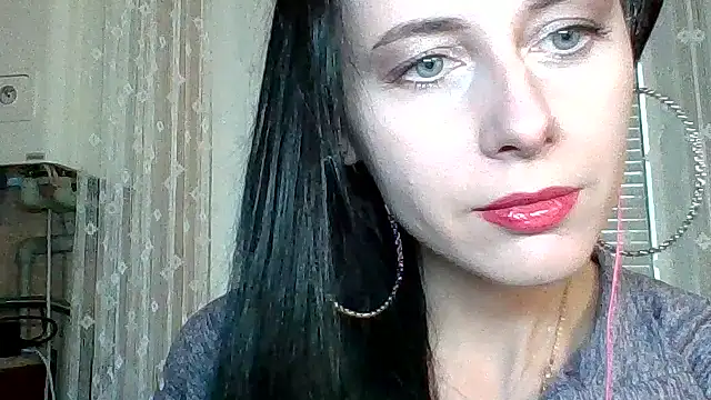 Snapshot of LuminousLady chatting on 7, 11, 2025 LuminousLady online show from 7, 11, 2025