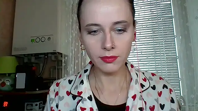 Snapshot of LuminousLady chatting on 9, 11, 2025 LuminousLady online show from 9, 11, 2025