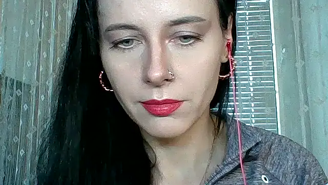 Snapshot of LuminousLady chatting on 14, 11, 2025 LuminousLady online show from 14, 11, 2025