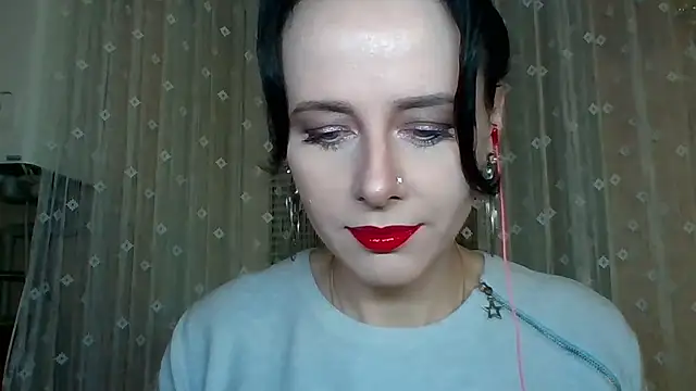 Snapshot of LuminousLady chatting on 14, 12, 2025 LuminousLady online show from 14, 12, 2025