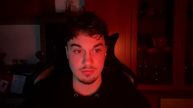 NaplesGuy04 online show from 18, 2, 2025