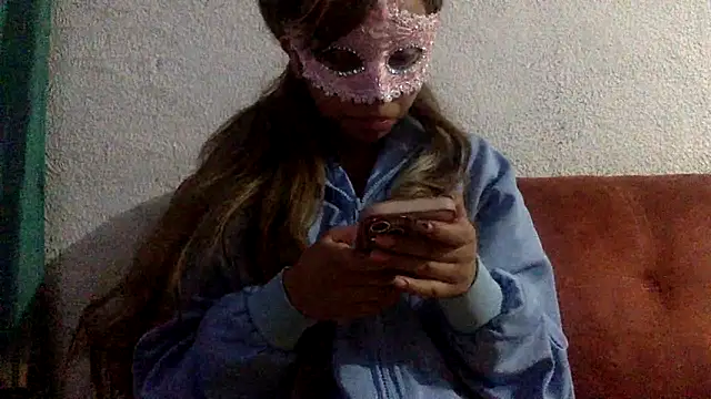 Snapshot of sharonlopez9611 chatting on 17, 2, 2025 sharonlopez9611 online show from 17, 2, 2025