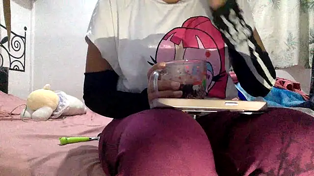 Snapshot of sharonlopez9611 chatting on 1, 12, 2025 sharonlopez9611 online show from 1, 12, 2025