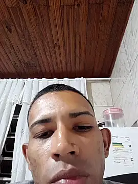 Mineirinho043 online show from 14, 2, 2025