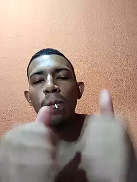 Mineirinho043 online show from 24, 2, 2025