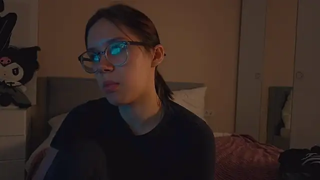 Mia Luw online show from 11, 9, 2025