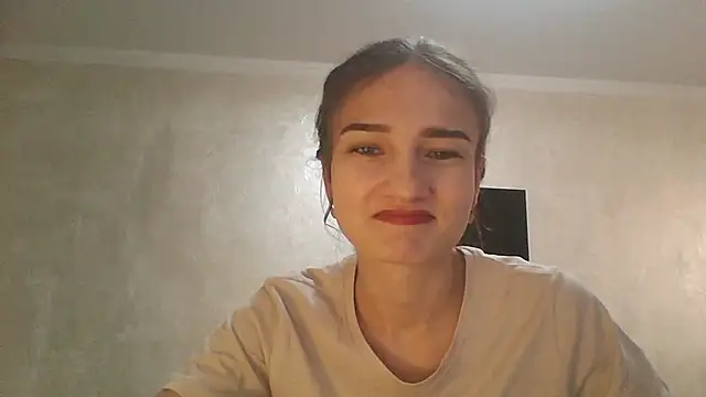 Snapshot of RoyalDessertt chatting on 15, 9, 2025 RoyalDessertt online show from 15, 9, 2025