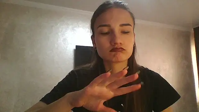 Snapshot of RoyalDessertt chatting on 7, 11, 2025 RoyalDessertt online show from 7, 11, 2025