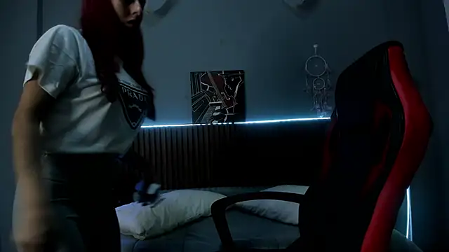 Alektra bryce online show from 17, 2, 2025