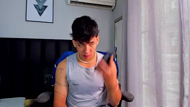 ISAAC CRYSTON online show from 1, 3, 2025