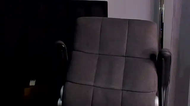 ISAAC CRYSTON online show from 4, 3, 2025