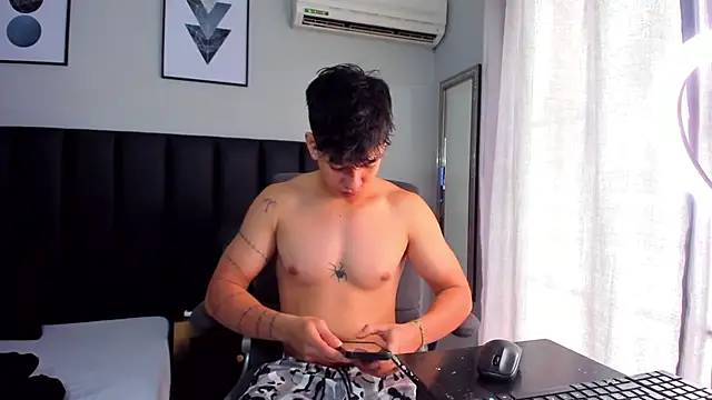 ISAAC CRYSTON online show from 5, 3, 2025