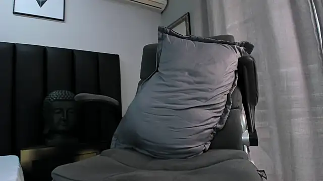 ISAAC CRYSTON online show from 7, 3, 2025