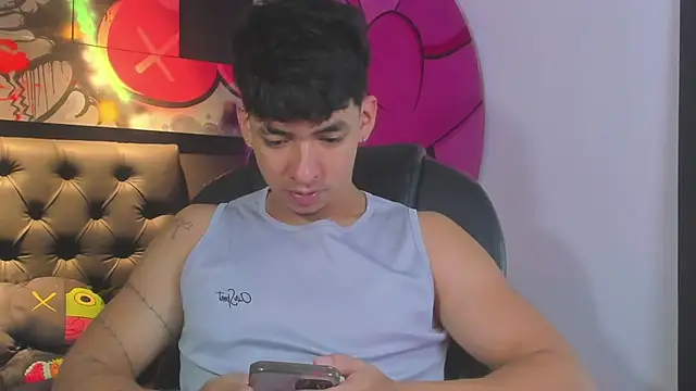 ISAAC CRYSTON online show from 25, 9, 2025