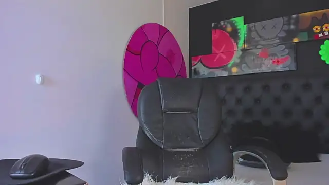 ISAAC CRYSTON online show from 14, 10, 2025