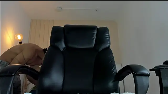 ISAAC CRYSTON online show from 29, 11, 2025