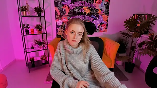 Snapshot of KiraMontoya chatting on 14, 2, 2025 KiraMontoya online show from 14, 2, 2025