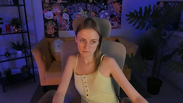 Snapshot of KiraMontoya chatting on 1, 3, 2025 KiraMontoya online show from 1, 3, 2025