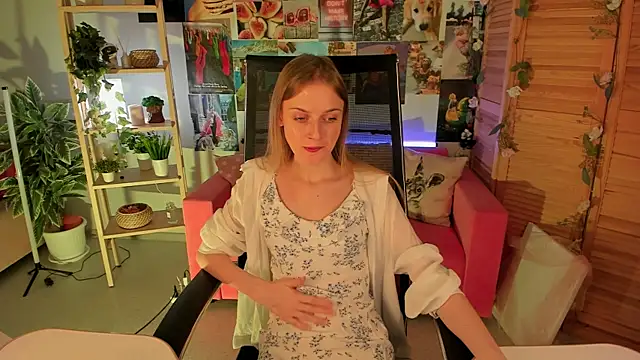 Snapshot of KiraMontoya chatting on 15, 3, 2025 KiraMontoya online show from 15, 3, 2025