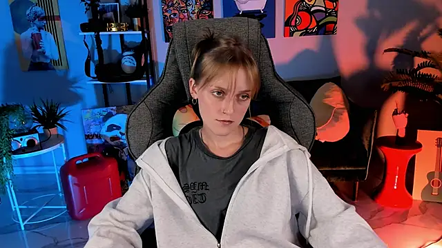 Snapshot of KiraMontoya chatting on 19, 9, 2025 KiraMontoya online show from 19, 9, 2025