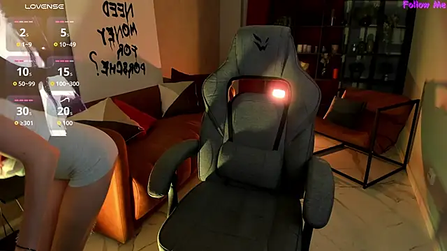 Snapshot of KiraMontoya chatting on 18, 10, 2025 KiraMontoya online show from 18, 10, 2025