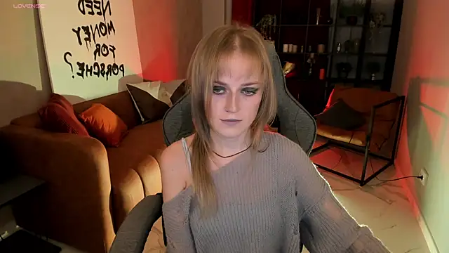 Snapshot of KiraMontoya chatting on 21, 10, 2025 KiraMontoya online show from 21, 10, 2025