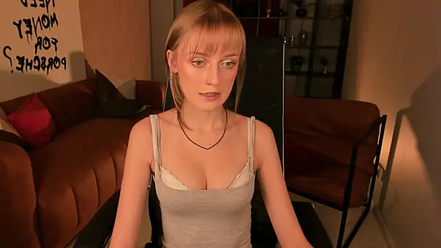 Snapshot of KiraMontoya chatting on 13, 11, 2025 KiraMontoya online show from 13, 11, 2025