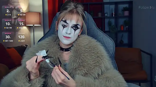 KiraMontoya online show from 2, 4, 2026