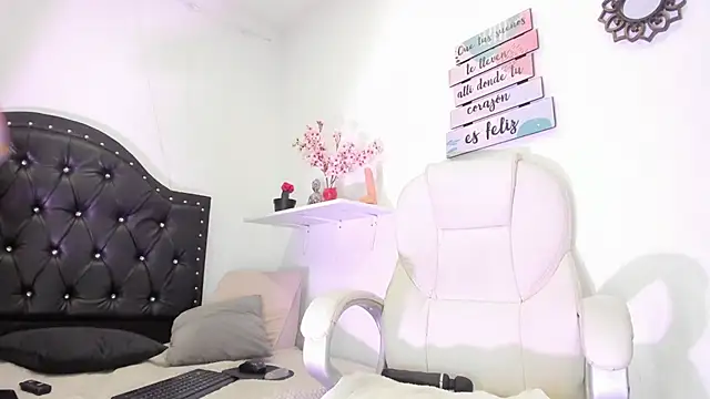 Snapshot of Atenea_jonson chatting on 18, 2, 2025 Atenea jonson online show from 18, 2, 2025