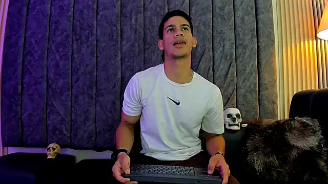 Snapshot of ANDRES_STUD chatting on 25, 9, 2025 ANDRES STUD online show from 25, 9, 2025