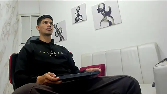 Snapshot of ANDRES_STUD chatting on 14, 10, 2025 ANDRES STUD online show from 14, 10, 2025