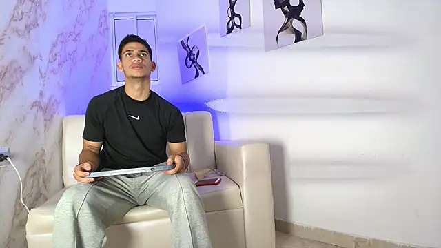 Snapshot of ANDRES_STUD chatting on 4, 11, 2025 ANDRES STUD online show from 4, 11, 2025