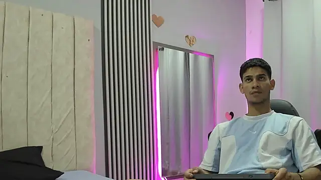 Snapshot of ANDRES_STUD chatting on 5, 11, 2025 ANDRES STUD online show from 5, 11, 2025