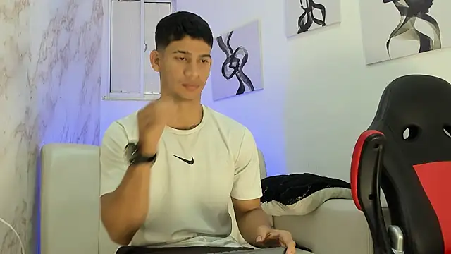 Snapshot of ANDRES_STUD chatting on 18, 11, 2025 ANDRES STUD online show from 18, 11, 2025