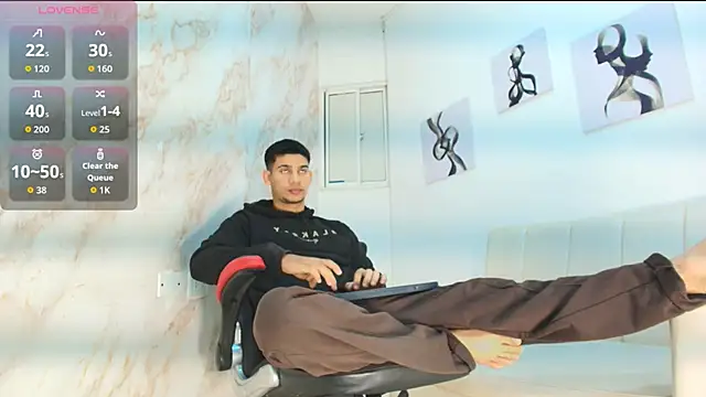 Snapshot of ANDRES_STUD chatting on 4, 12, 2025 ANDRES STUD online show from 4, 12, 2025