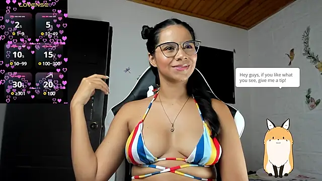 Snapshot of alisson_hoffman05 chatting on 7, 3, 2025 alisson hoffman05 online show from 7, 3, 2025