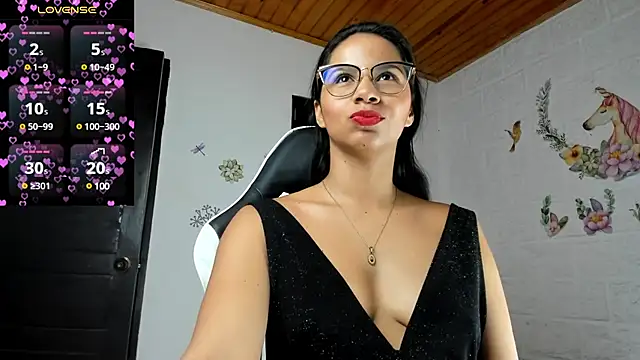 Snapshot of alisson_hoffman05 chatting on 11, 3, 2025 alisson hoffman05 online show from 11, 3, 2025