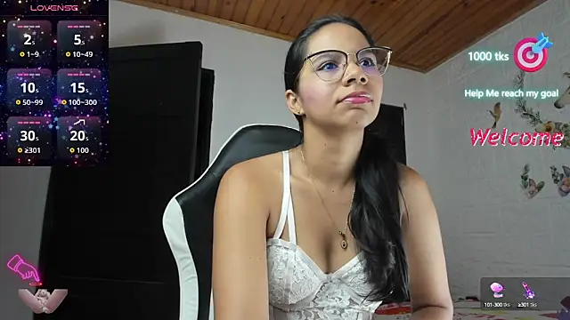 Snapshot of alisson_hoffman05 chatting on 18, 9, 2025 alisson hoffman05 online show from 18, 9, 2025