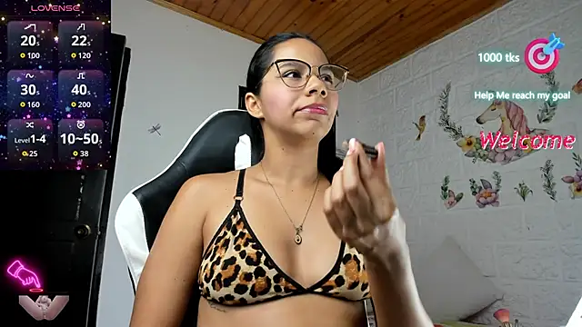 Snapshot of alisson_hoffman05 chatting on 28, 11, 2025 alisson hoffman05 online show from 28, 11, 2025