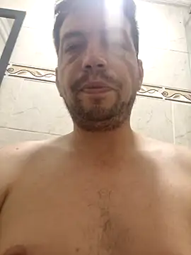 Snapshot of reyarturs13 chatting on 5, 2, 2025 reyarturs13 online show from 5, 2, 2025