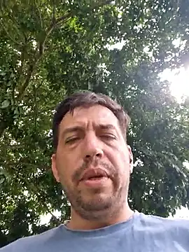 Snapshot of reyarturs13 chatting on 11, 2, 2025 reyarturs13 online show from 11, 2, 2025