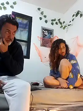 Snapshot of jeans_and_emma chatting on 27, 10, 2025 jeans and emma online show from 27, 10, 2025