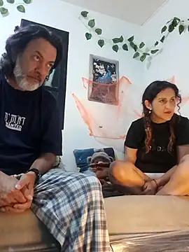 Snapshot of jeans_and_emma chatting on 28, 10, 2025 jeans and emma online show from 28, 10, 2025