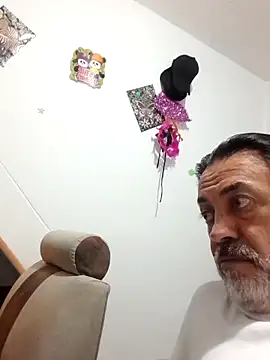 Snapshot of jeans_and_emma chatting on 15, 11, 2025 jeans and emma online show from 15, 11, 2025