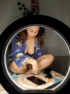 Snapshot of jeans_and_emma chatting on 22, 11, 2025 jeans and emma online show from 22, 11, 2025