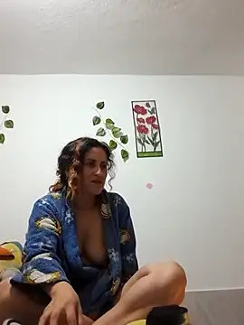 Snapshot of jeans_and_emma chatting on 25, 11, 2025 jeans and emma online show from 25, 11, 2025