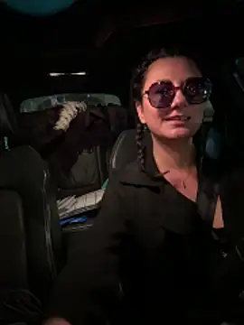 Snapshot of Loveblackzilla chatting on 28, 11, 2025 Loveblackzilla online show from 28, 11, 2025