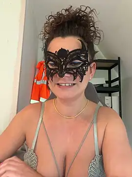 Loveblackzilla online show from 8, 6, 2026