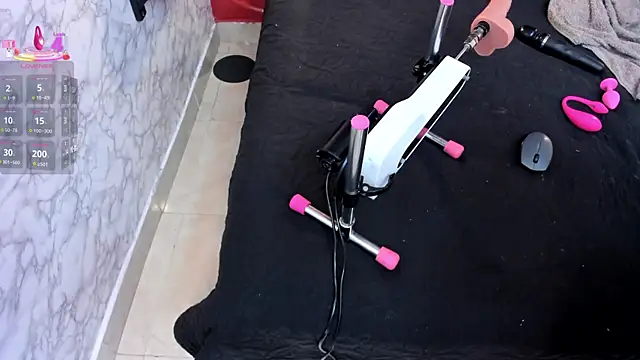 IVISBOUNCYASS online show from 31, 3, 2026